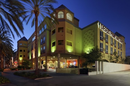 Desert Palms Hotel & Suites