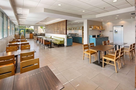 Country Inn & Suites by Radisson, San Diego North, CA